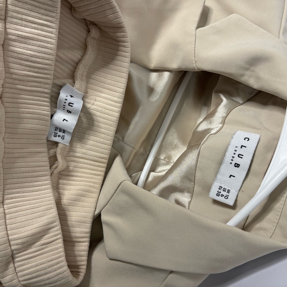 Club LLONDON Elegant Cream Women's Blazer - Picture 2 of 5